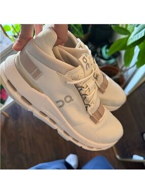 On Running Women's Sneakers in Cream and Beige